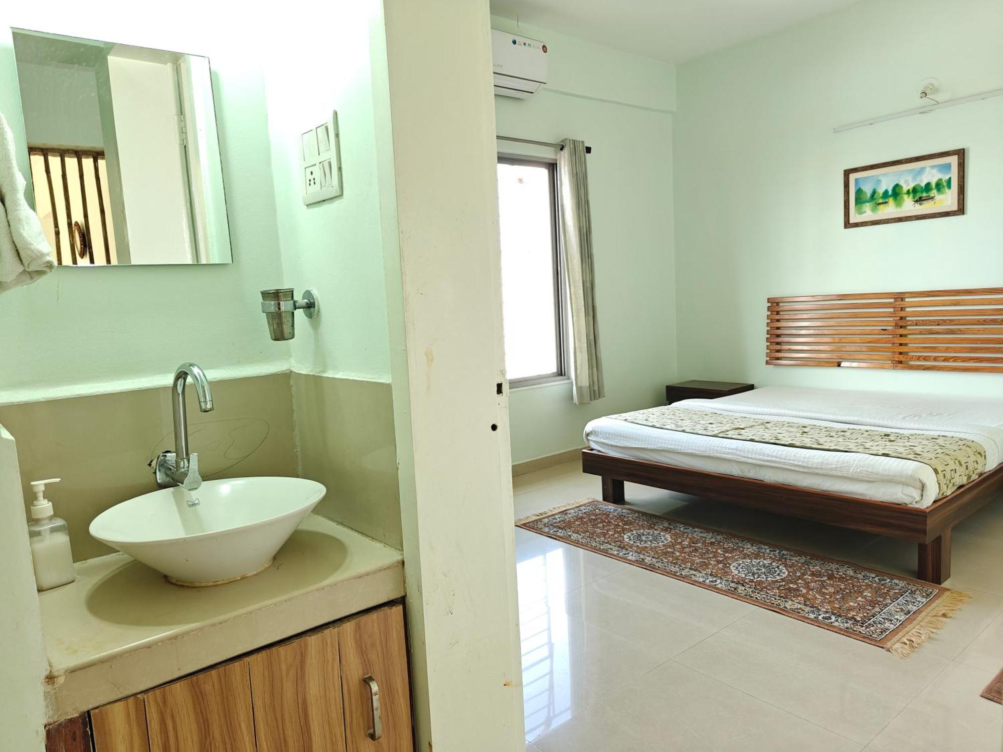 Apartment Chandralok Service *